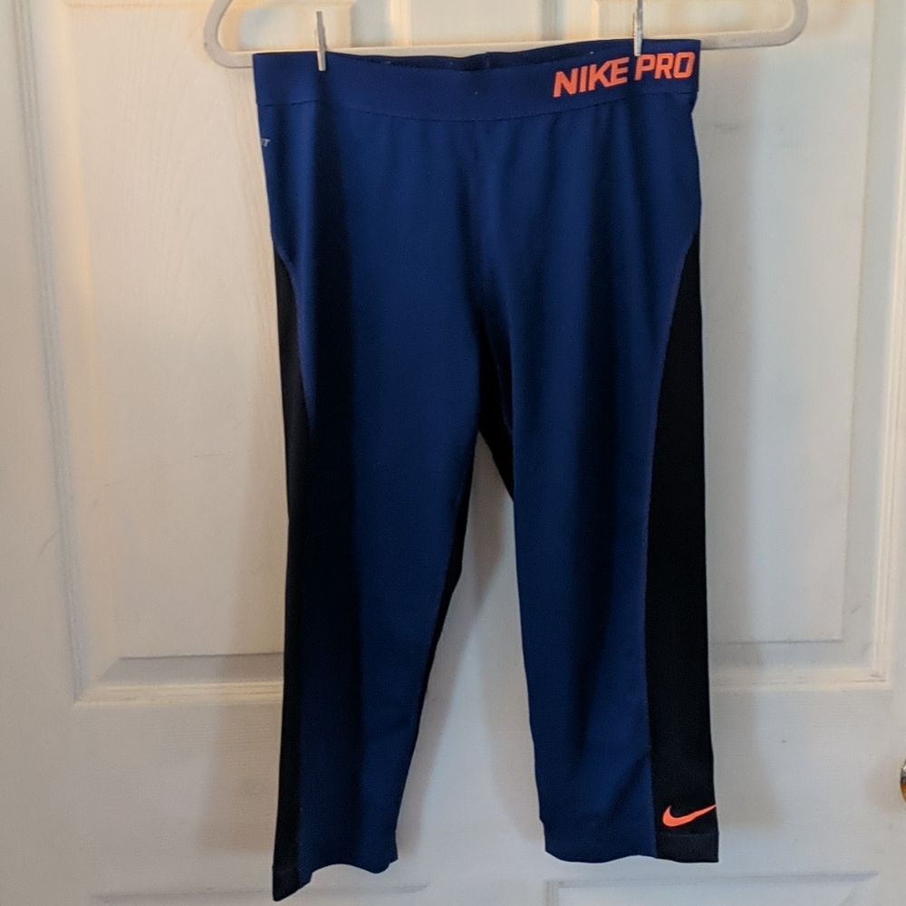 Nike Pro Capris